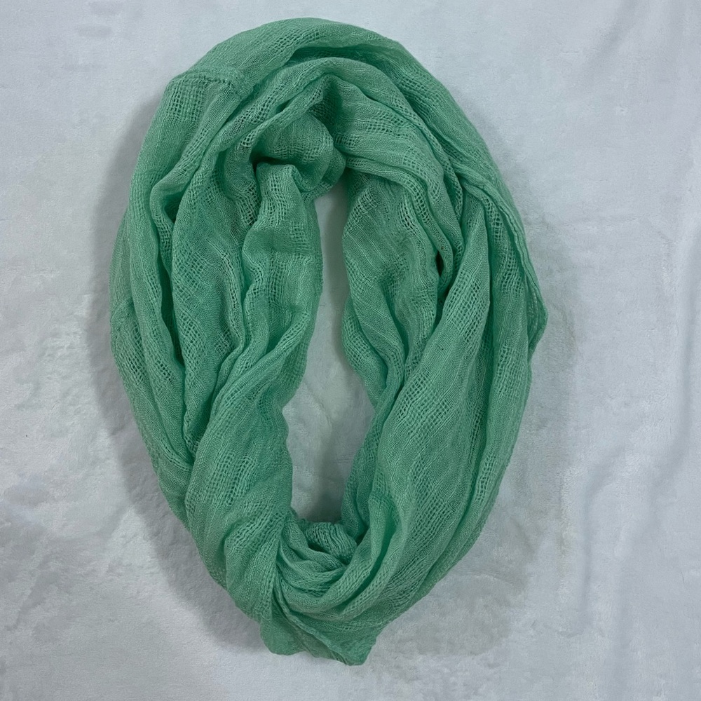 Green infinity scarf